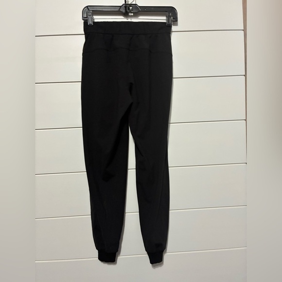 Lululemon On the Fly Jogger *Luxtreme
Black size 2 - Picture 10 of 11